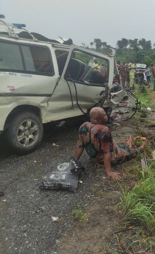 Seven Die, 15 Injured In Oyo Road Crash | Nigeria News Headlines Today